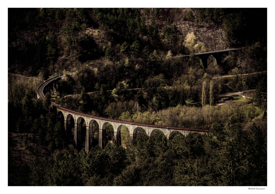 Voie ferrée sur pont