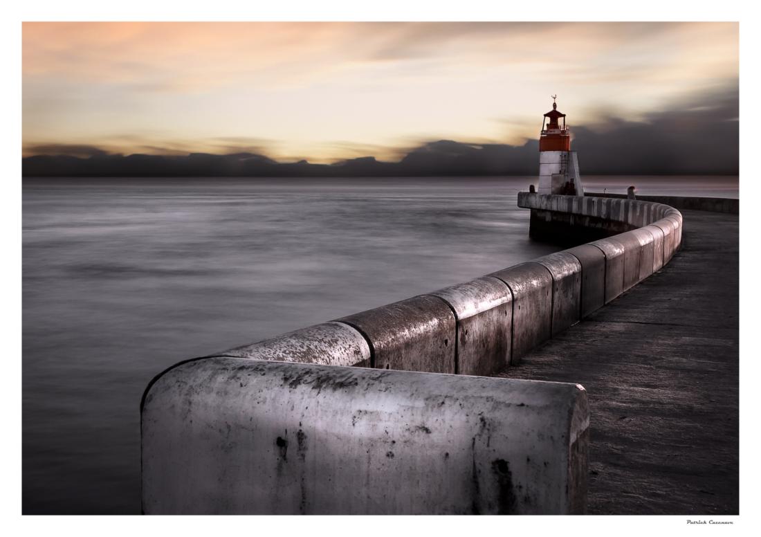 La jetée et son phare